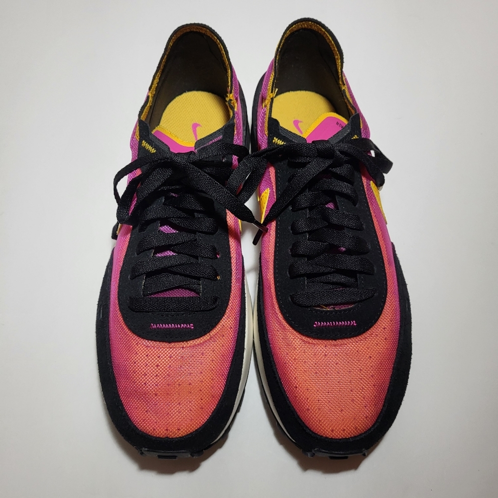 NWOT Nike Waffle One Running Trainers in Active Fuchsia/University Gold Size 8.5